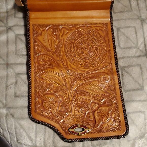Vintage Hand tooled leather shoulder bag, 6x9 Reversable Amazing Details - Picture 5 of 16